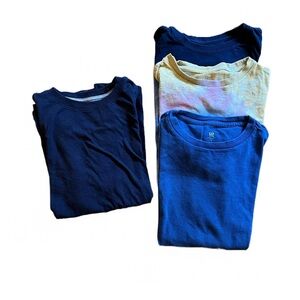 3 GAP & 1 Old Navy T-shirts Bundle!